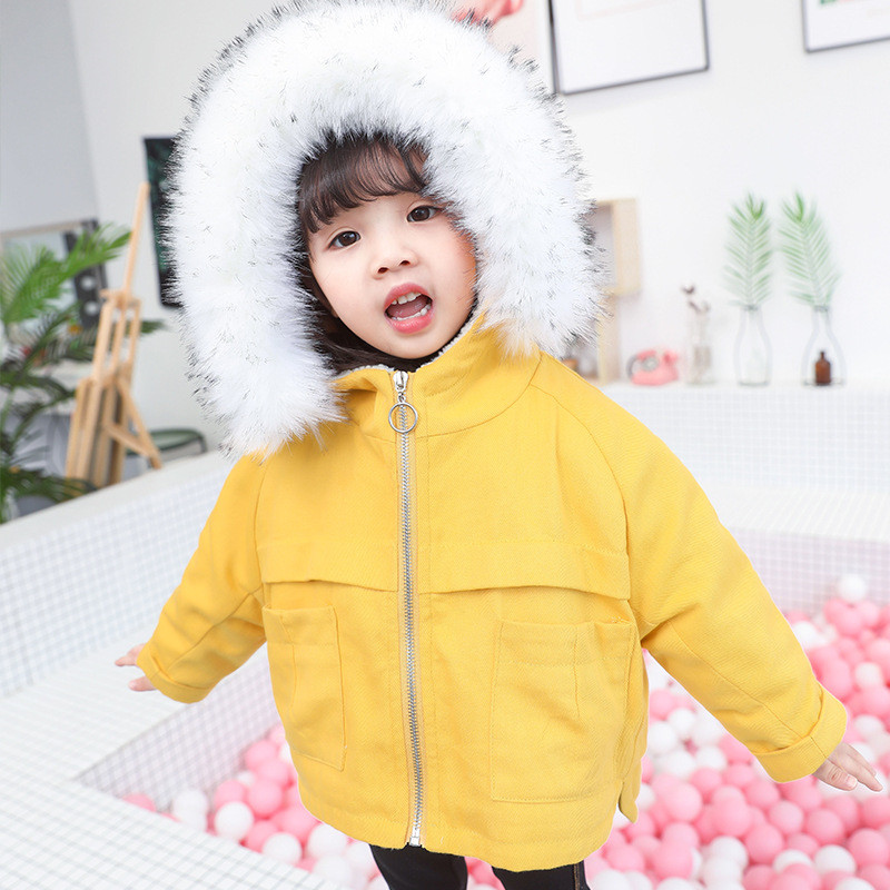 Új modell gyerek téli kabát kapucnival sárga, zöld és piros színben