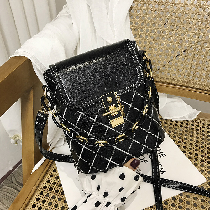 Fém elemes női táska lánccal több színben