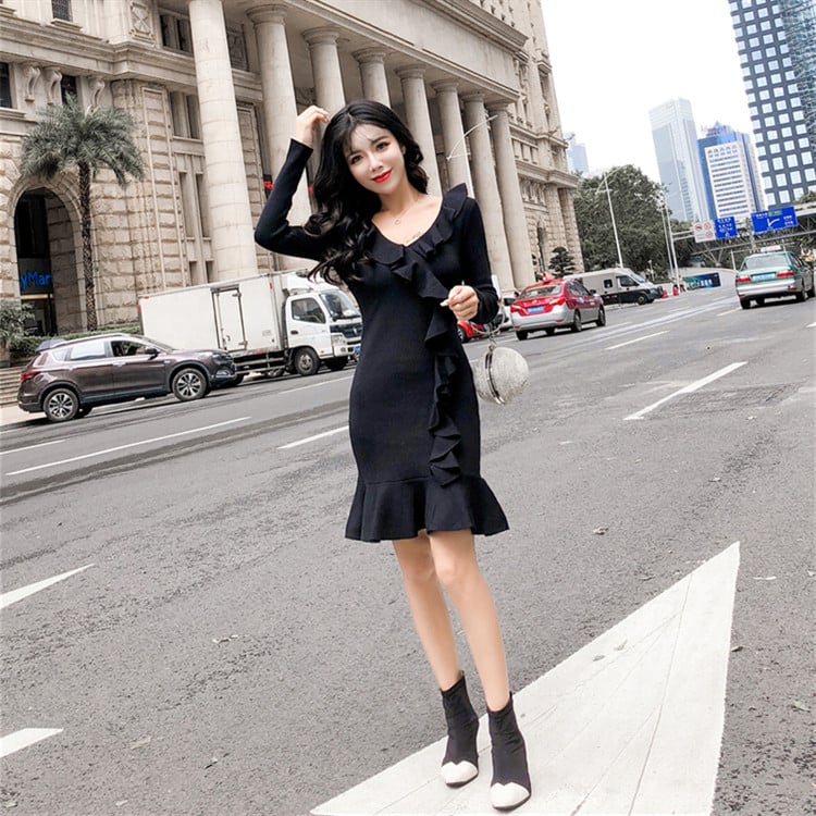 Rochie eleganta de dama cu decolteu spitz din tricotat subtire