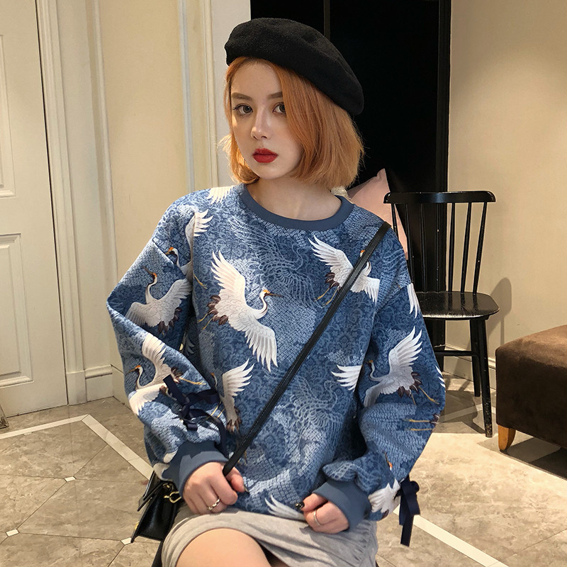 Női alkalmi blúz színes rátéttel és kerek nyakkivágással