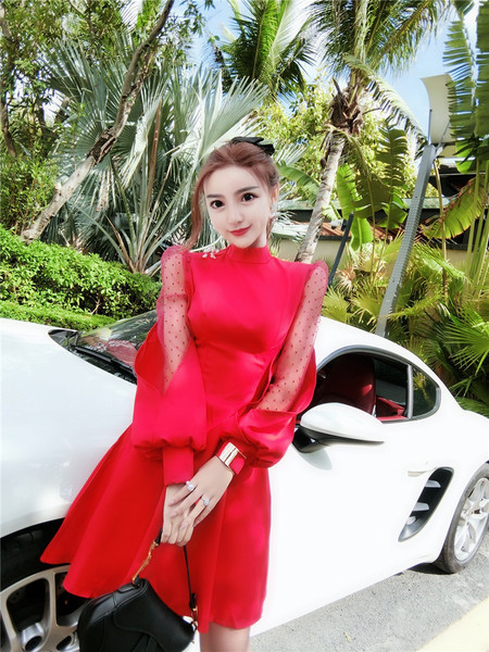 Elegáns női ruha piros színben