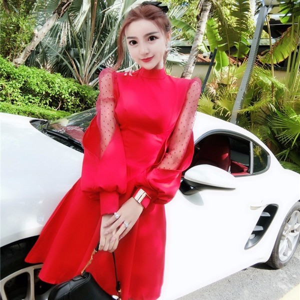 Elegáns női ruha piros színben