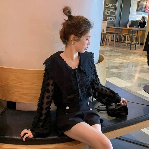 Bluză de damă modernă cu nasturi în negru și bej