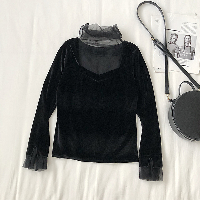 Μοντέρνα γυναικεία βελούδινη μπλούζα σε δύο χρώματα με τούλι