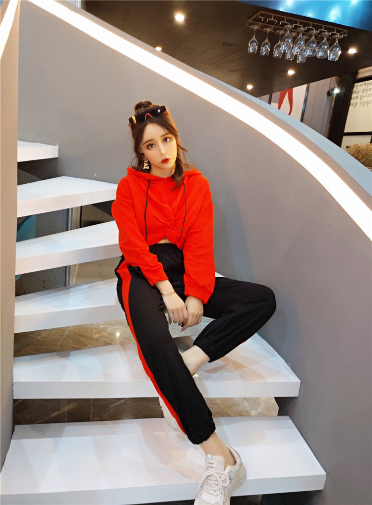 Set de dama de hanorac scurt si pantaloni in doua culori