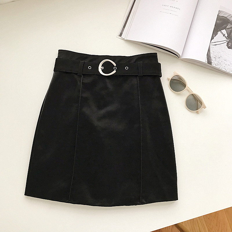 Fusta de dama moderna cu talie inalta si curea in negru si rosu