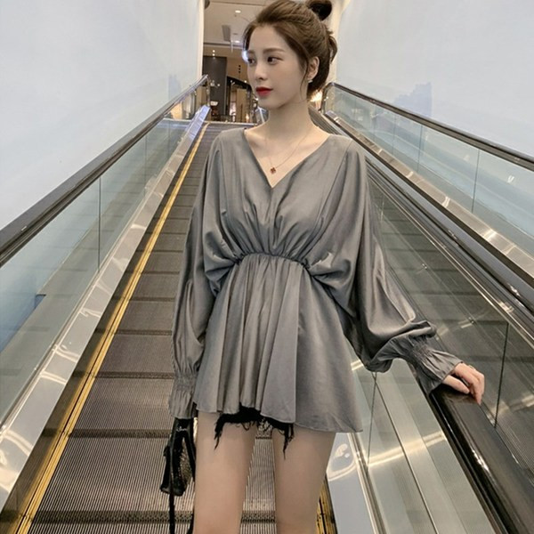 Model elegant de bluză de damă cu croiala alb, negru și gri