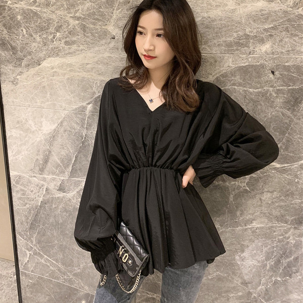 Model elegant de bluză de damă cu croiala alb, negru și gri