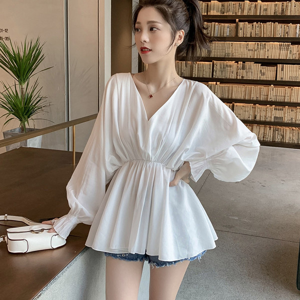 Model elegant de bluză de damă cu croiala alb, negru și gri