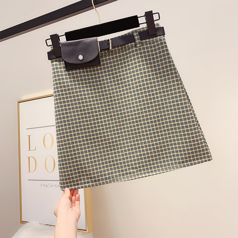 Fusta de dama moderna in carouri cu curea