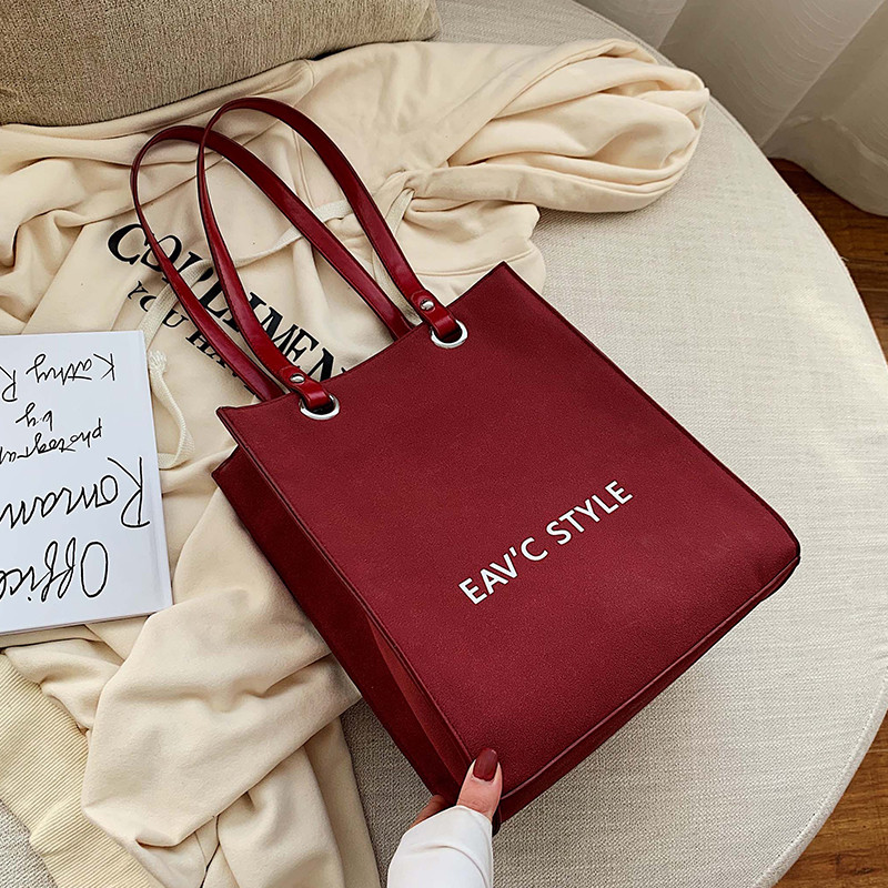 Bluză de damă cu inscripție în mai multe culori