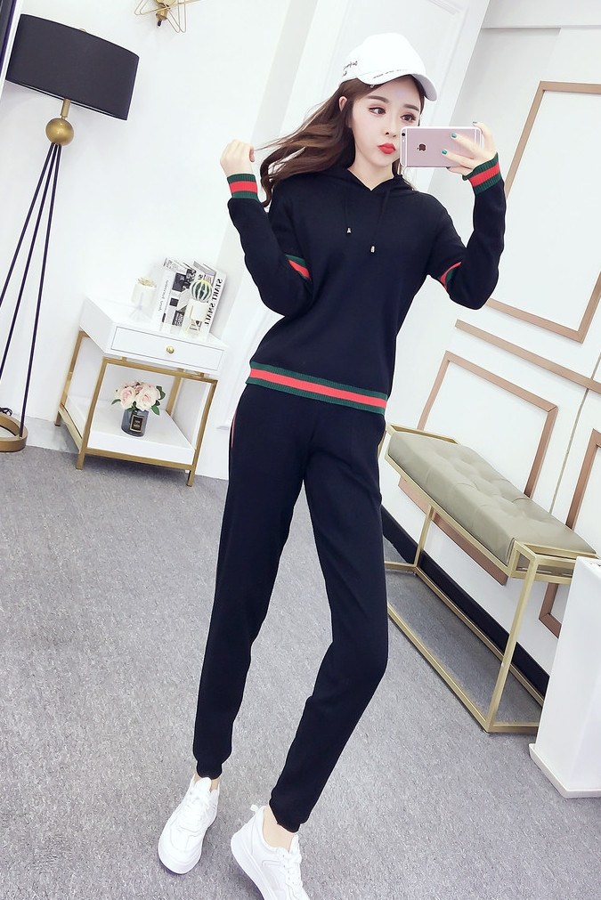 Αθλητικό γυναικείο casual  σετ σε μπλε και μαύρο χρώμα