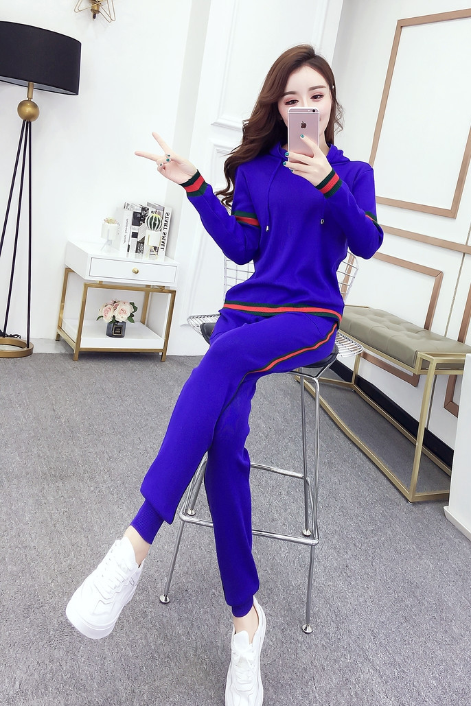 Αθλητικό γυναικείο casual  σετ σε μπλε και μαύρο χρώμα