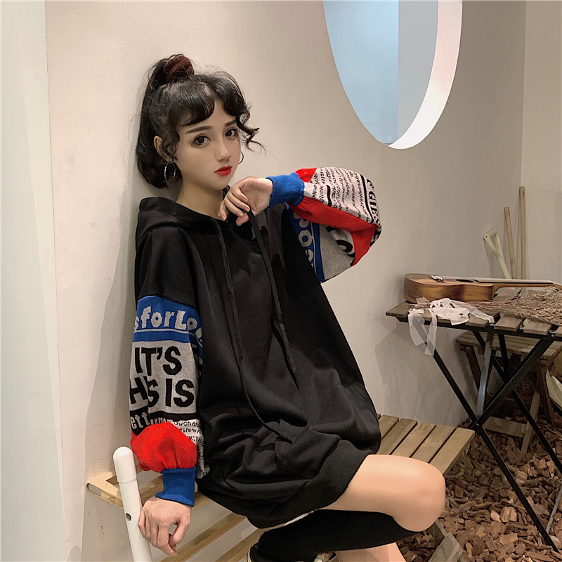 Női alkalmi pulóver - széles, feliratos modell