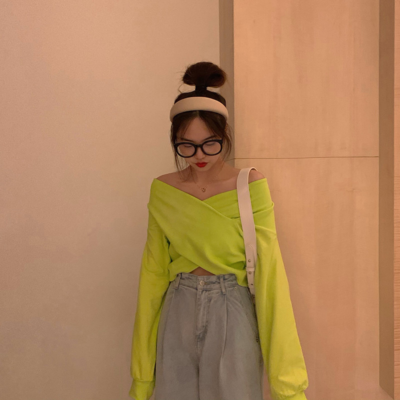 Bluză scurtă modernă de damă în alb și verde