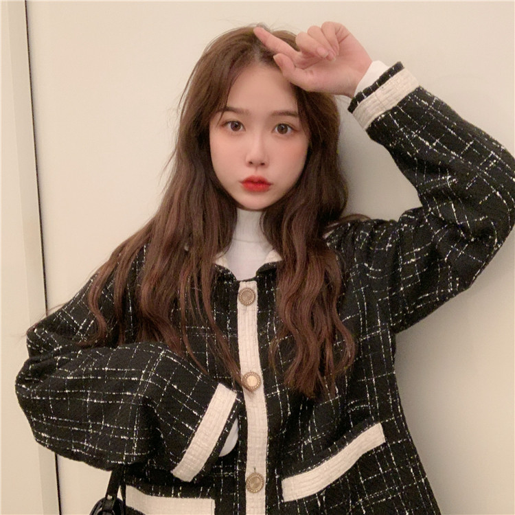 Γυναικείο μοντέρνο παλτό σε δύο χρώματα με κουκούλα