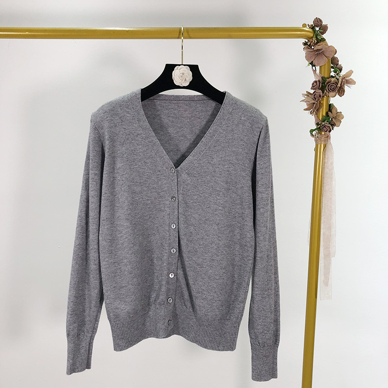 Pulover casual - un model curat in mai multe culori