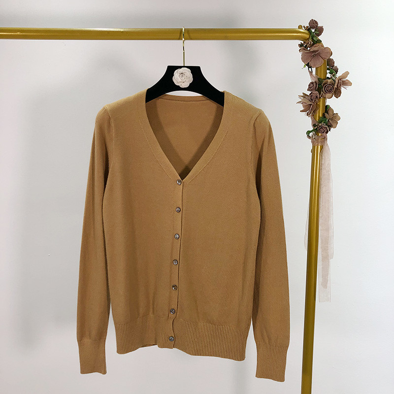 Pulover casual - un model curat in mai multe culori