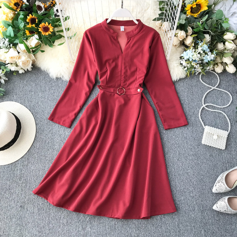 Rochie moderna de dama cu decolteu spitz in diferite culori