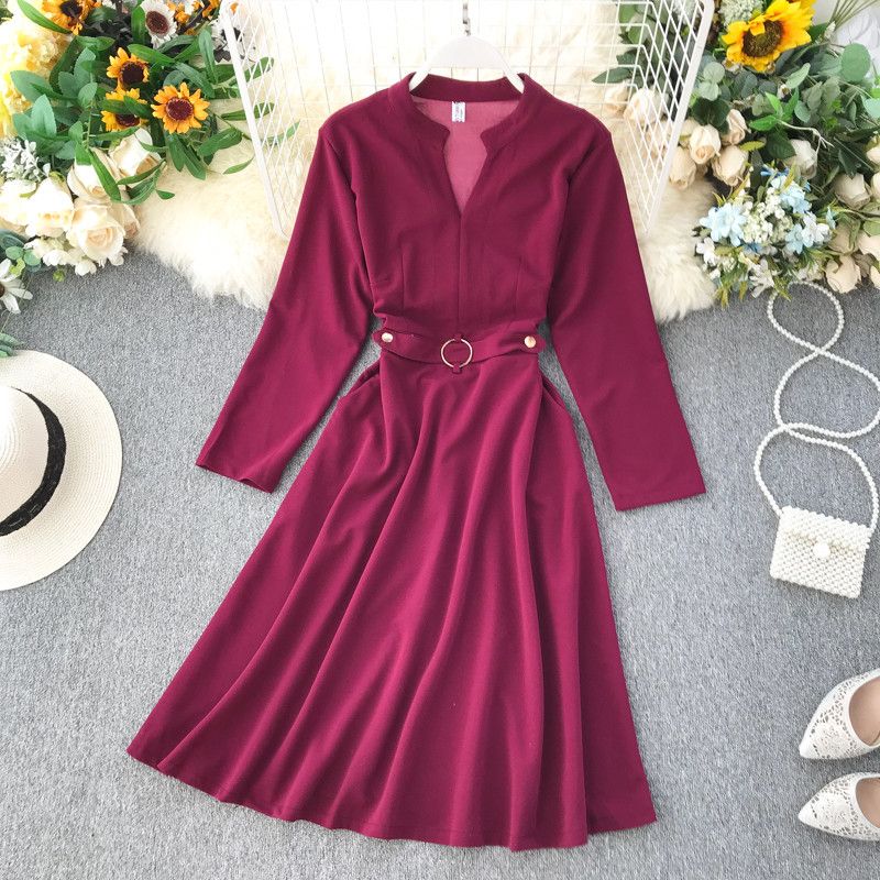 Rochie moderna de dama cu decolteu spitz in diferite culori