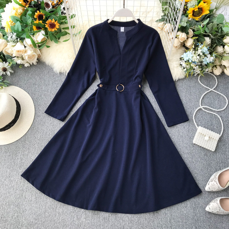 Rochie moderna de dama cu decolteu spitz in diferite culori