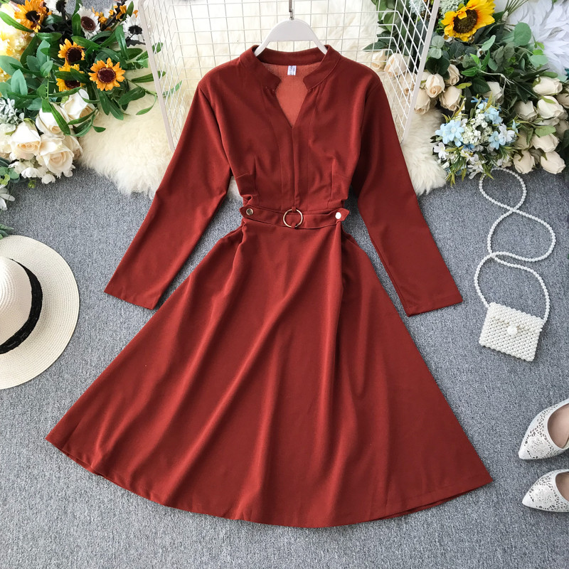 Rochie moderna de dama cu decolteu spitz in diferite culori