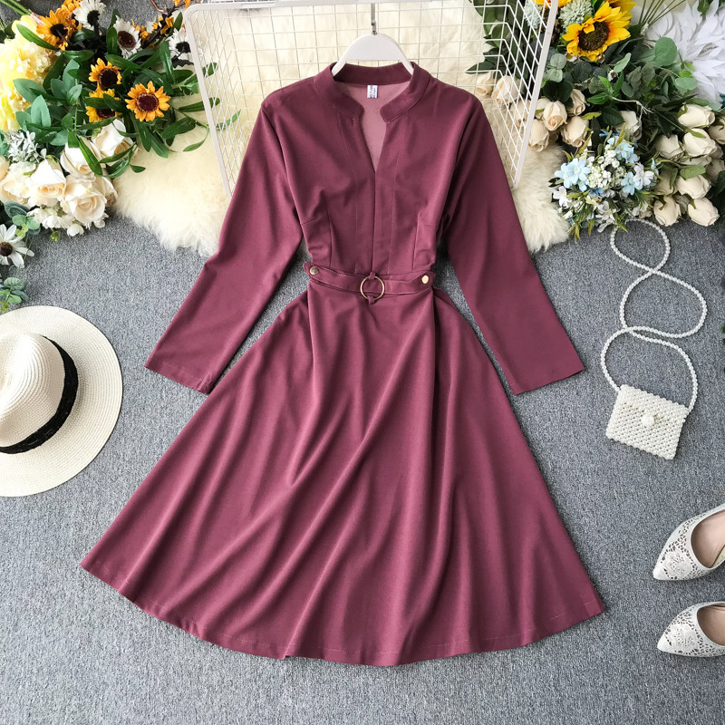 Rochie moderna de dama cu decolteu spitz in diferite culori