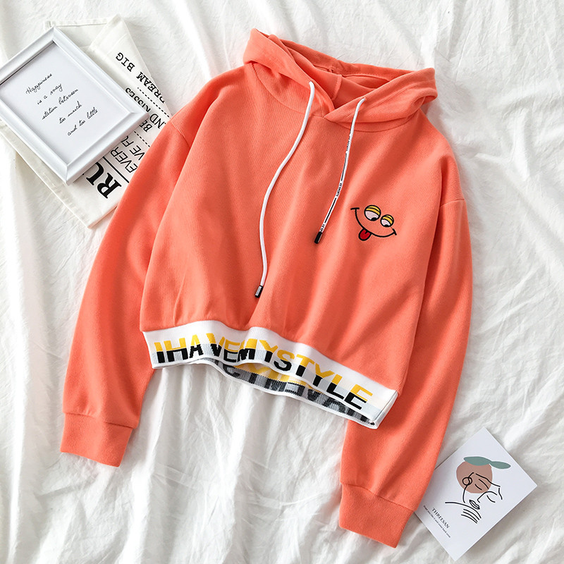 Καθημερινή γυναικεία μπλούζα με κεντήματα και κορδόνια σε τρία χρώματα