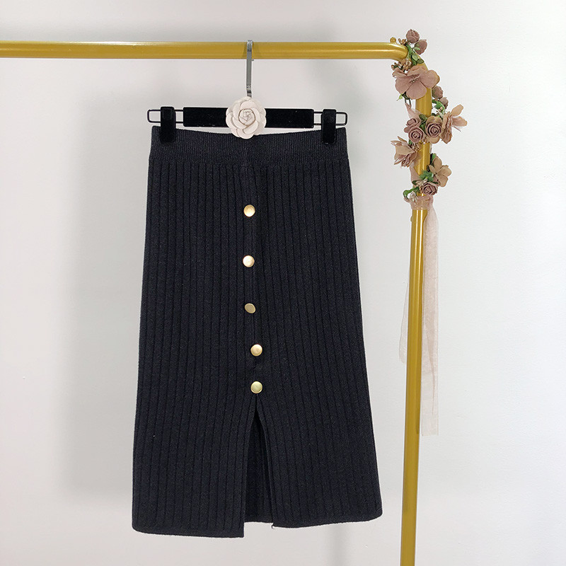 Fusta lunga tricotata cu nasturi si crapatura in doua culori