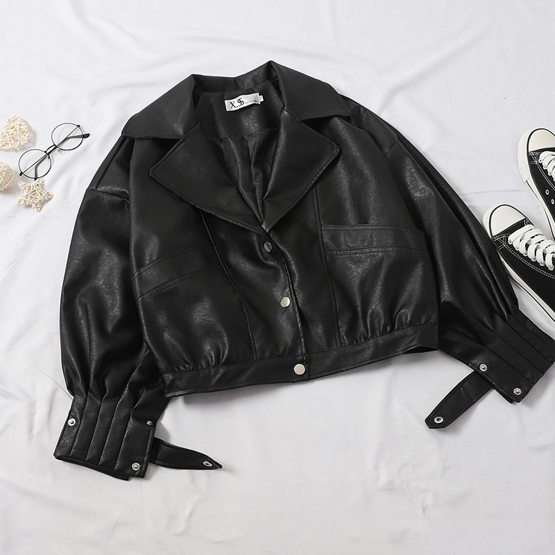 Geaca de dama moderna din piele cu nasturi in trei culori