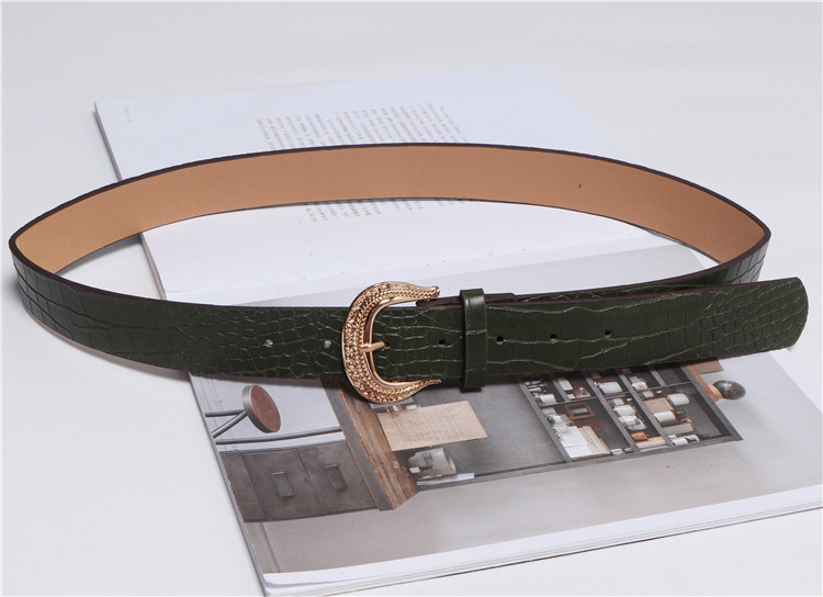 Cureaua de dama de ultimă generație din piele artificială în diferite culori