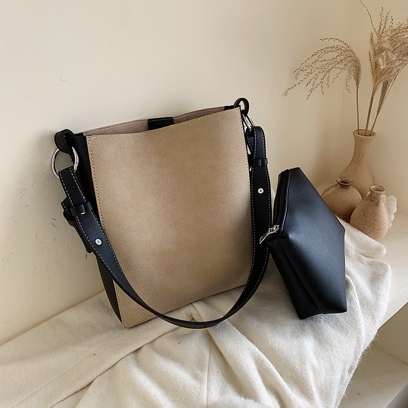 Geanta de dama moderna cu maner lung