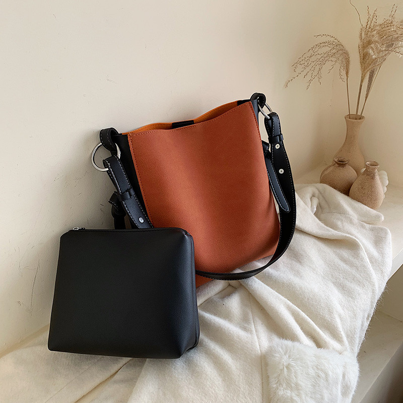 Geanta de dama moderna cu maner lung