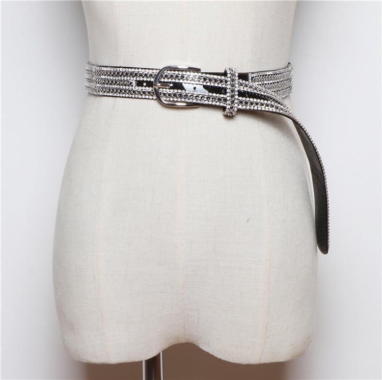 Cureaua de dama model nou in negru si argintiu