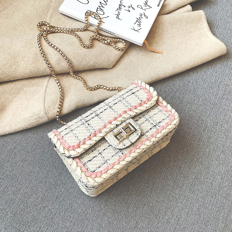 Geanta de dama moderna cu lant metalic in doua culori