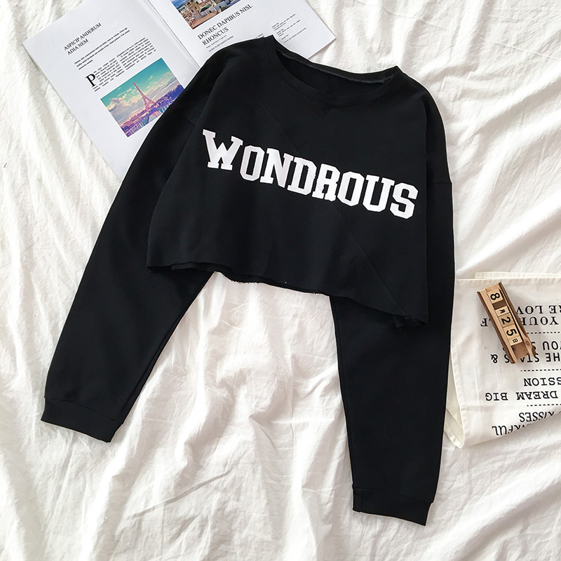 Bluză scurtă de damă în patru culori cu inscripție