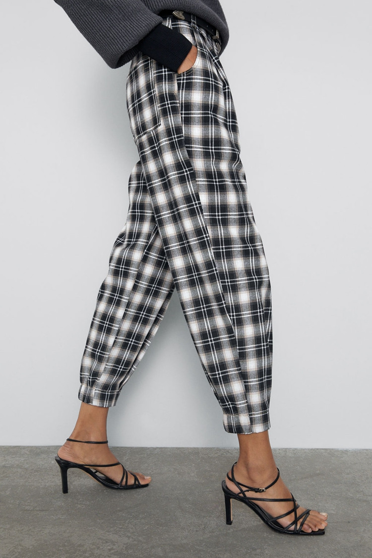 Pantaloni in carouri cu talie inalta si lungime 7/8