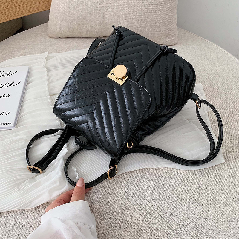 Rucsac modern de dama cu decor metalic in mai multe culori