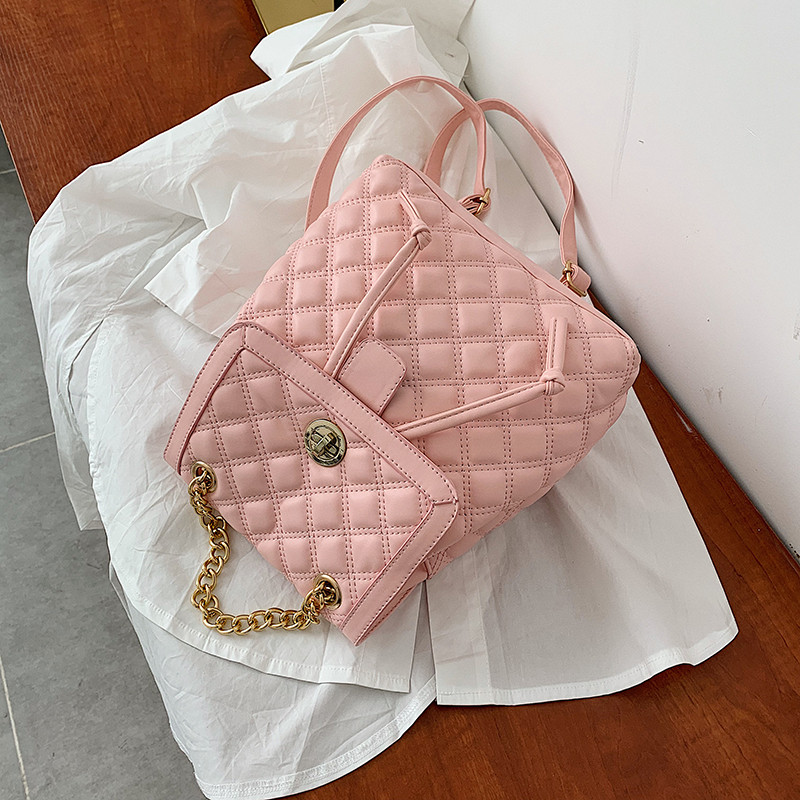 Rucsac de dama cu lant metalic in trei culori