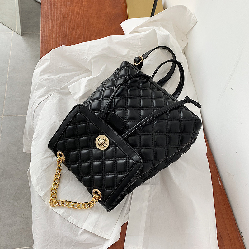 Rucsac de dama cu lant metalic in trei culori