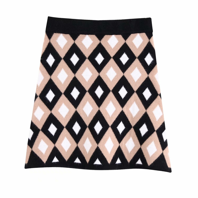 Fusta scurta tricotata cu talie elastica inalta
