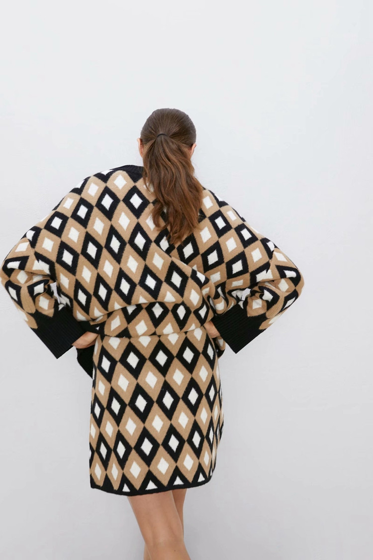 Fusta scurta tricotata cu talie elastica inalta