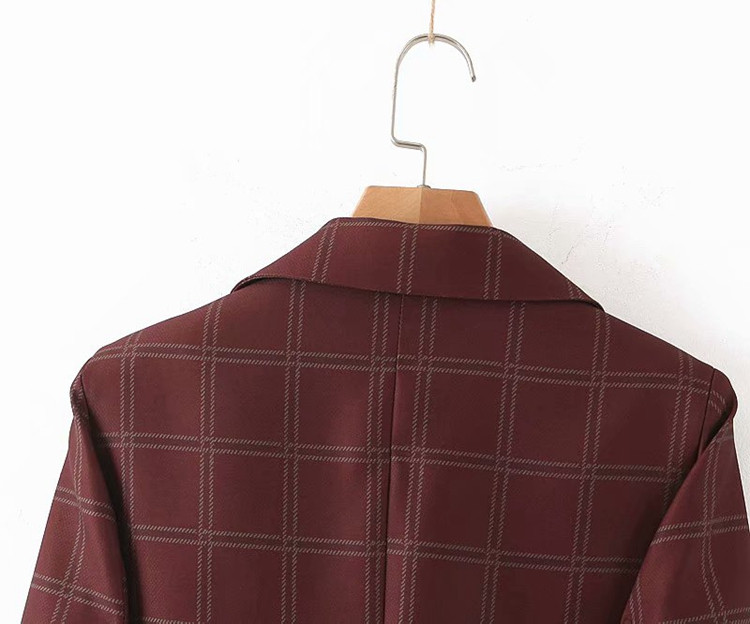 Geaca eleganta in carouri cu nasturi si maneci lungi