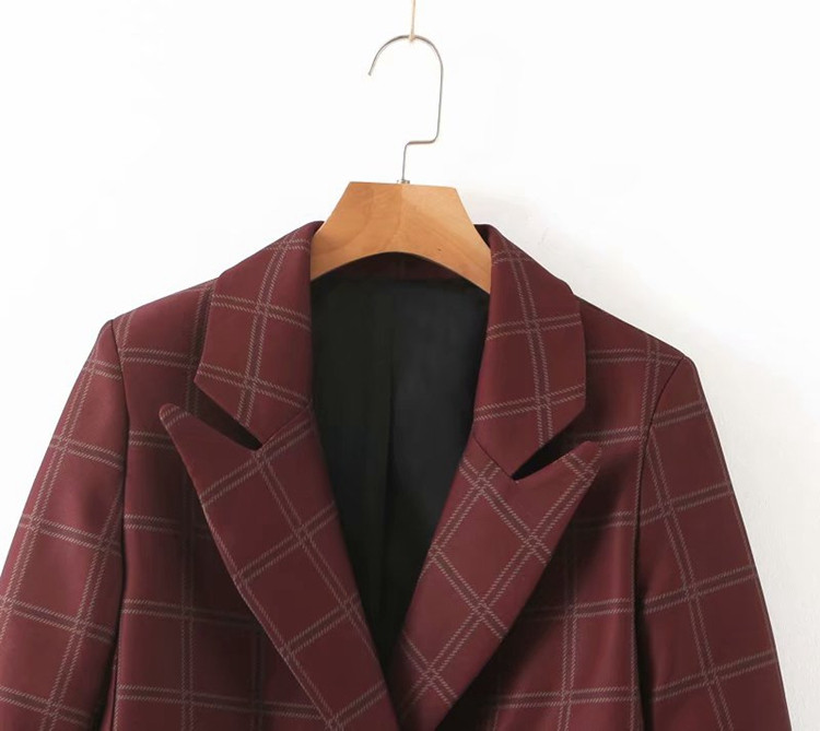 Geaca eleganta in carouri cu nasturi si maneci lungi