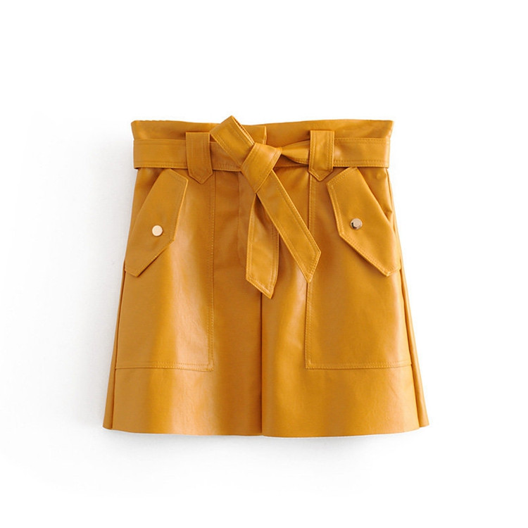 Fusta scurta artificiala cu talie inalta si curea