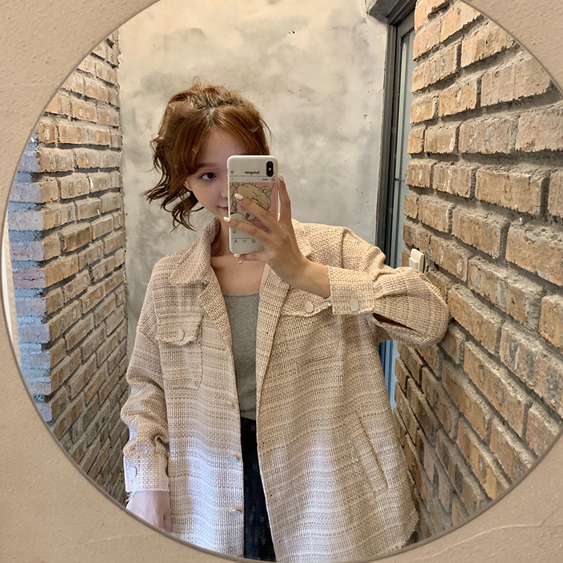 Модерно дамско палто в бял цвят широк модел