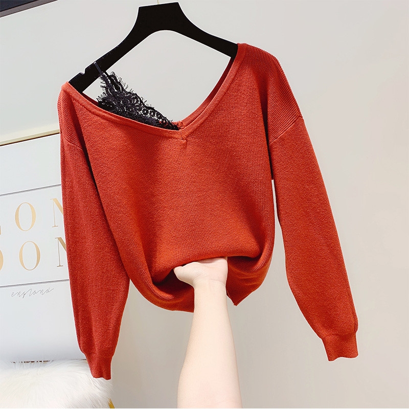 Bluză de damă modernă cu element de dantelă și decolteu spitz