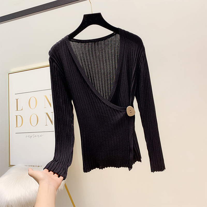 Bluza de dama cu nasture si decolteu in V in trei culori