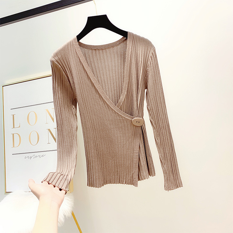 Bluza de dama cu nasture si decolteu in V in trei culori