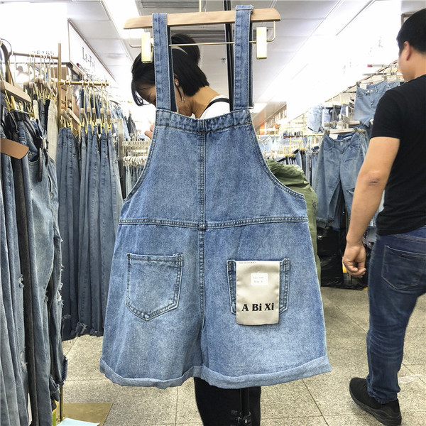 Γυναικεία ολόσωμη φόρμα σορτάκι denim σε μπλε χρώμα